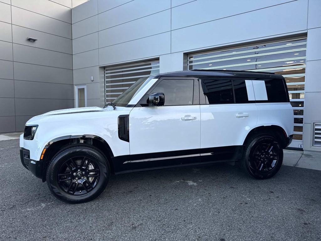 Certified 2025 Land Rover Defender 110 X-Dynamic SE AWD/4WD image 3