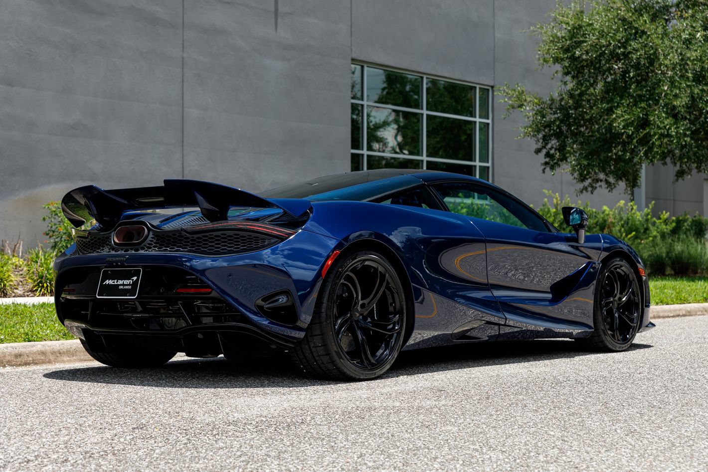 Used 2025 McLaren 750S RWD image 12