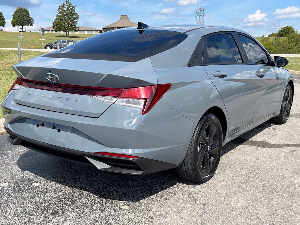 Used 2021 Hyundai Elantra SEL FWD image 9