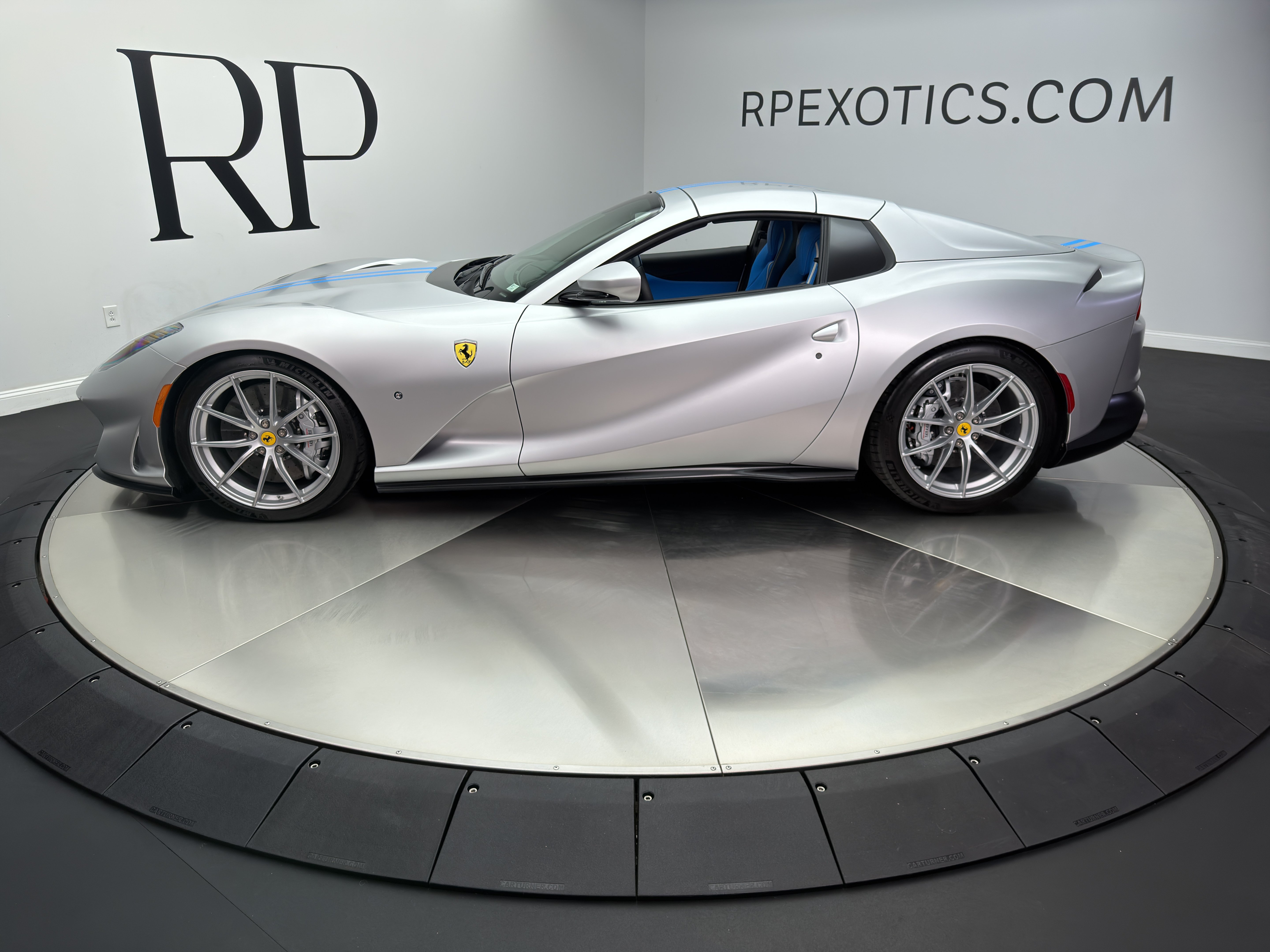 Used 2023 Ferrari 812 GTS RWD image 14
