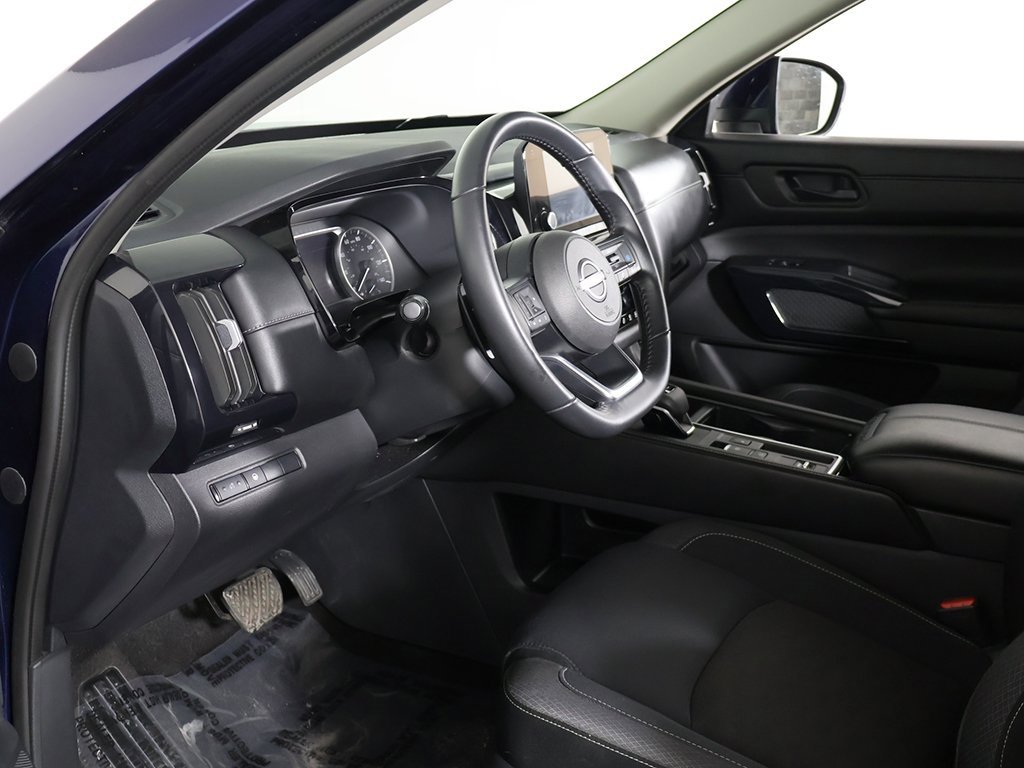 Used 2024 Nissan Pathfinder SV image 23