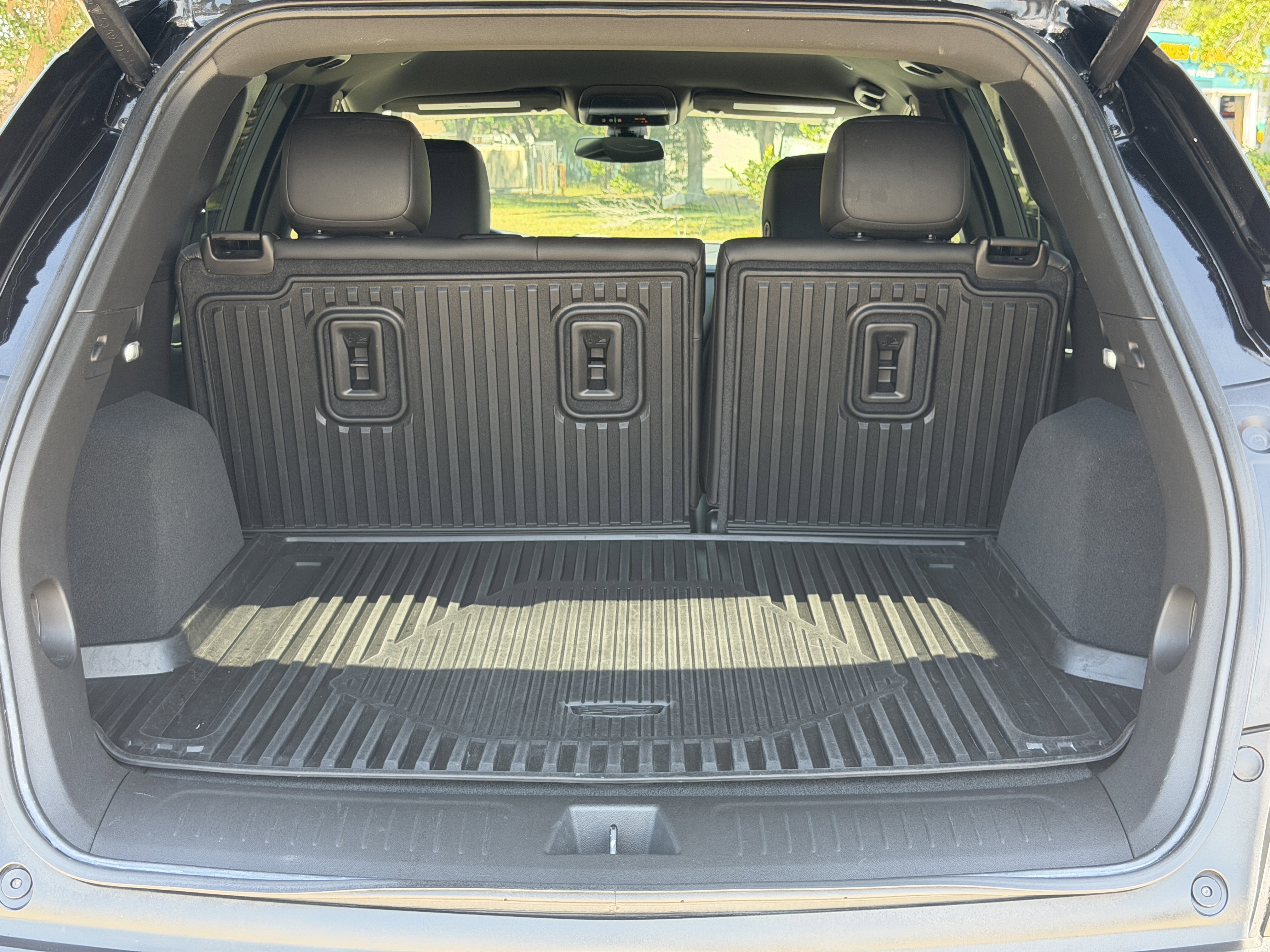 Used 2023 Cadillac XT5 Luxury w/ LPO, Floor Liner Package AWD/4WD image 10