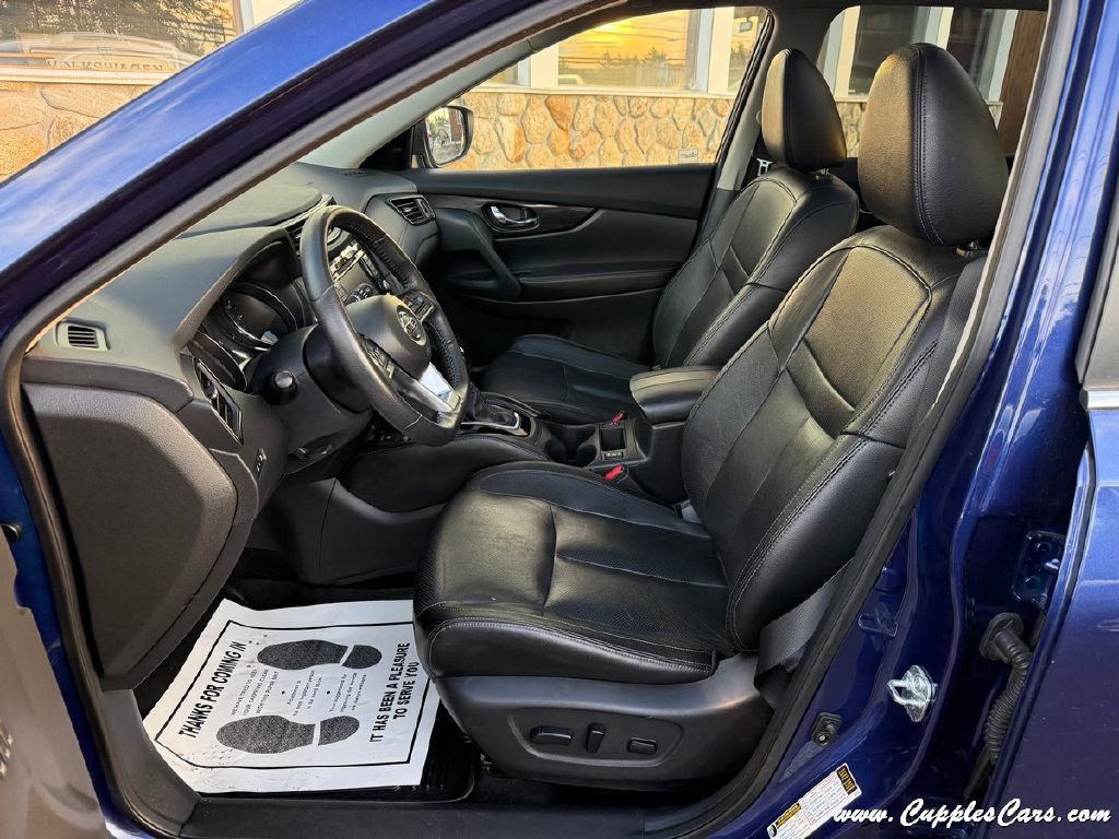 Used 2019 Nissan Rogue SL w/ Premium Package image 3