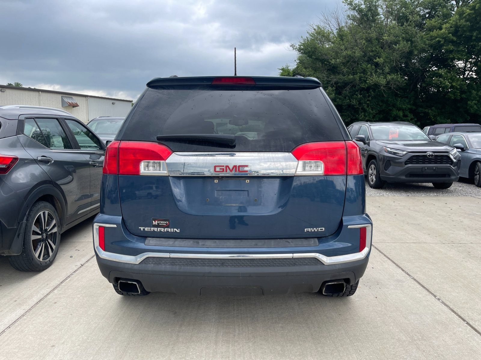 Used 2017 GMC Terrain SLE w/ Convenience Package AWD/4WD image 3
