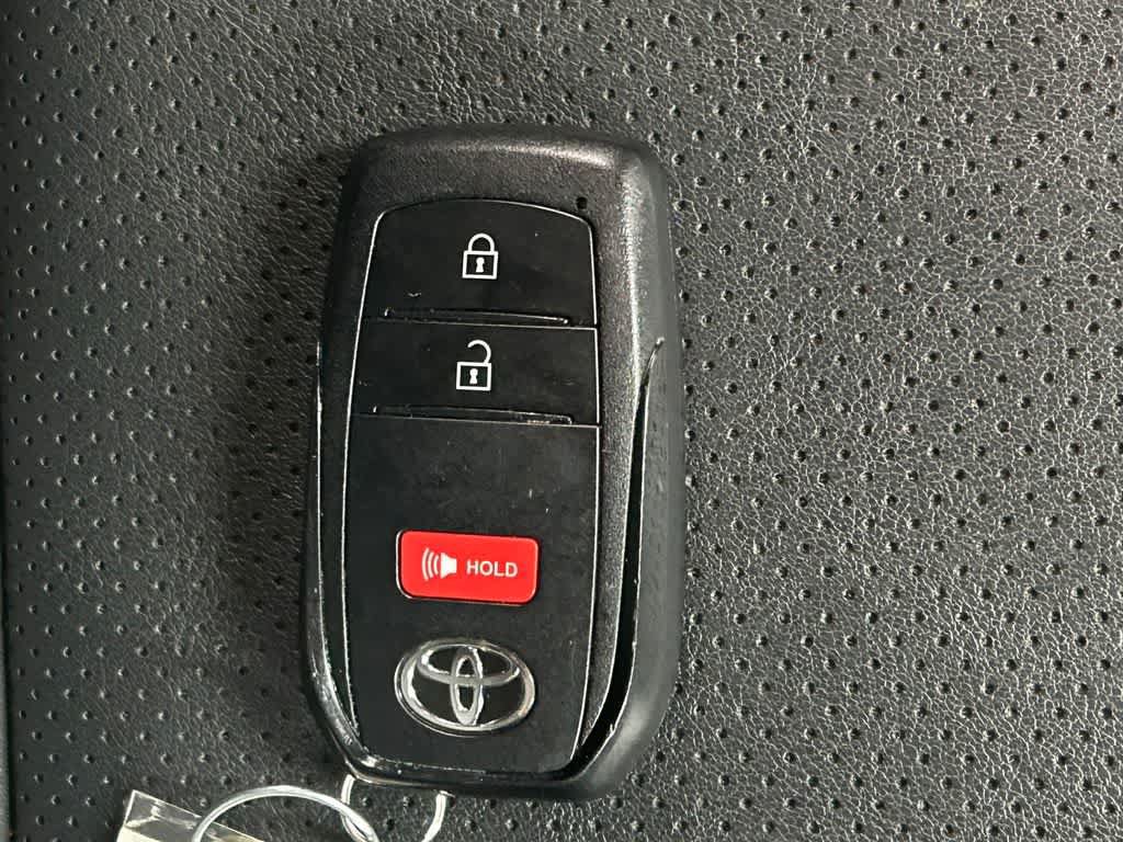 Used 2023 Toyota Prius XLE FWD image 19