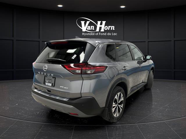 Used 2023 Nissan Rogue SV image 3