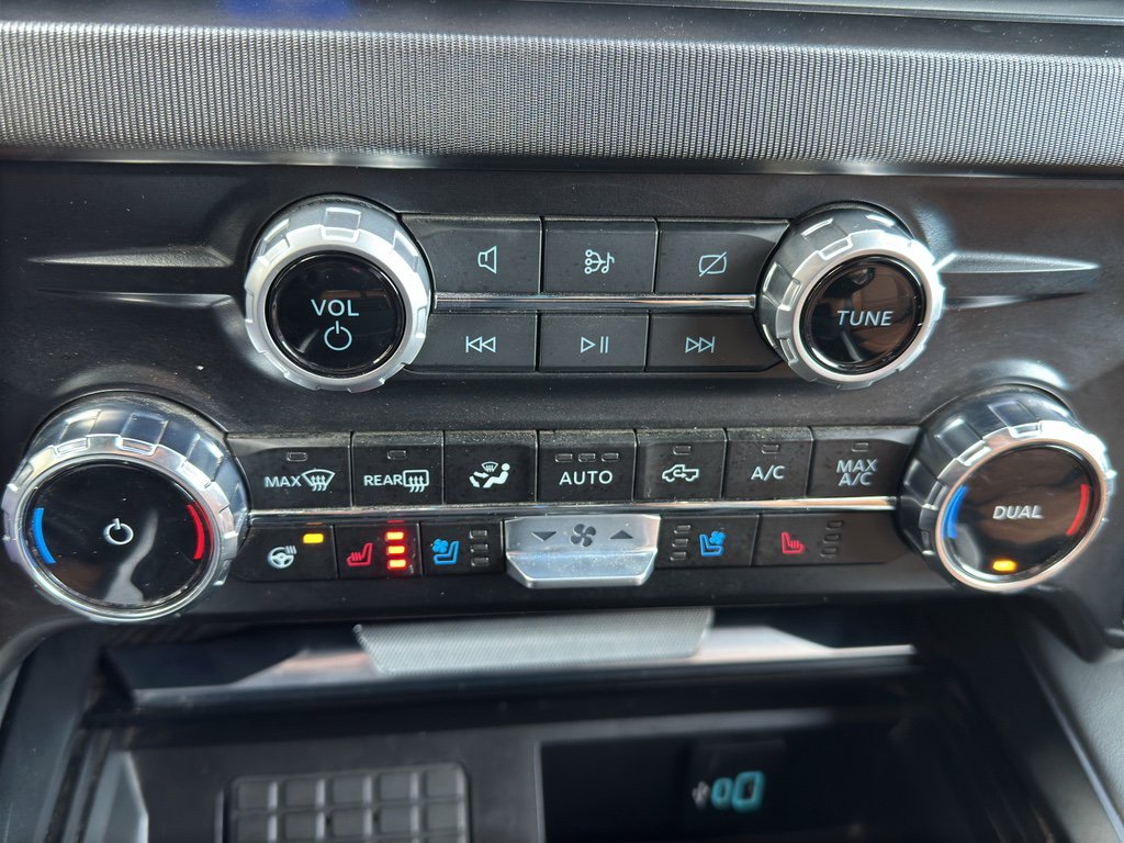 Used 2024 Ford F450 Platinum w/ FX4 Off-Road Package image 26