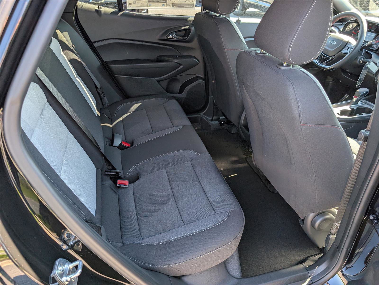 New 2026 Chevrolet Trax RS w/ Sunroof Package FWD image 7