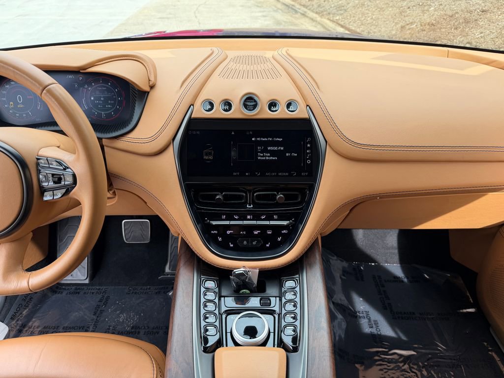 Used 2021 Aston Martin DBX image 10