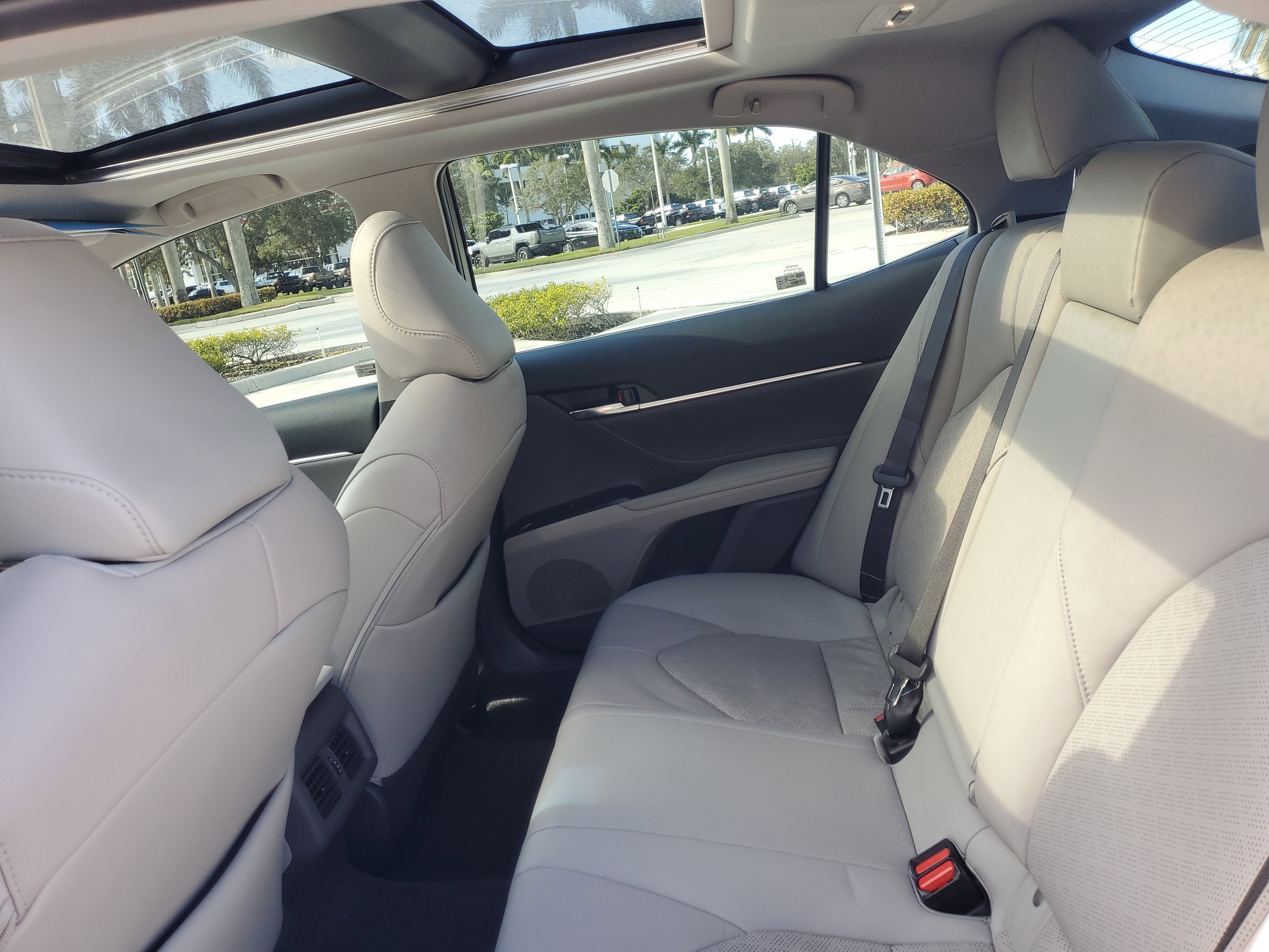 Used 2018 Toyota Camry XSE w/ Driver Assist Package image 14