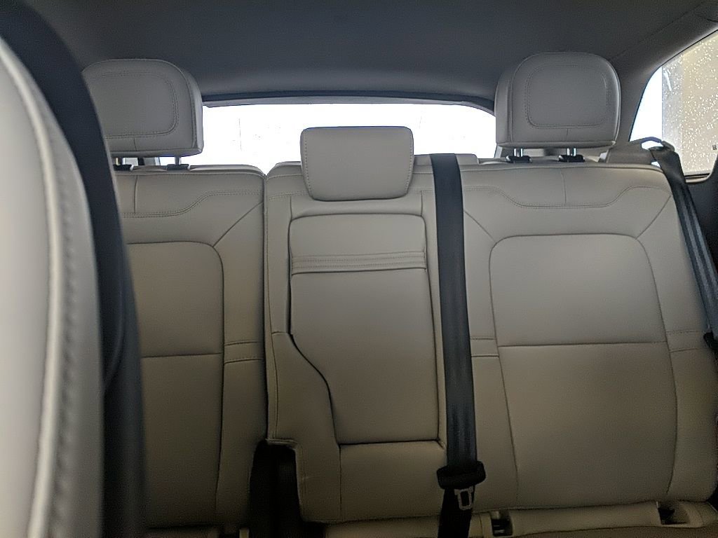 Certified 2025 Lincoln Corsair AWD image 25