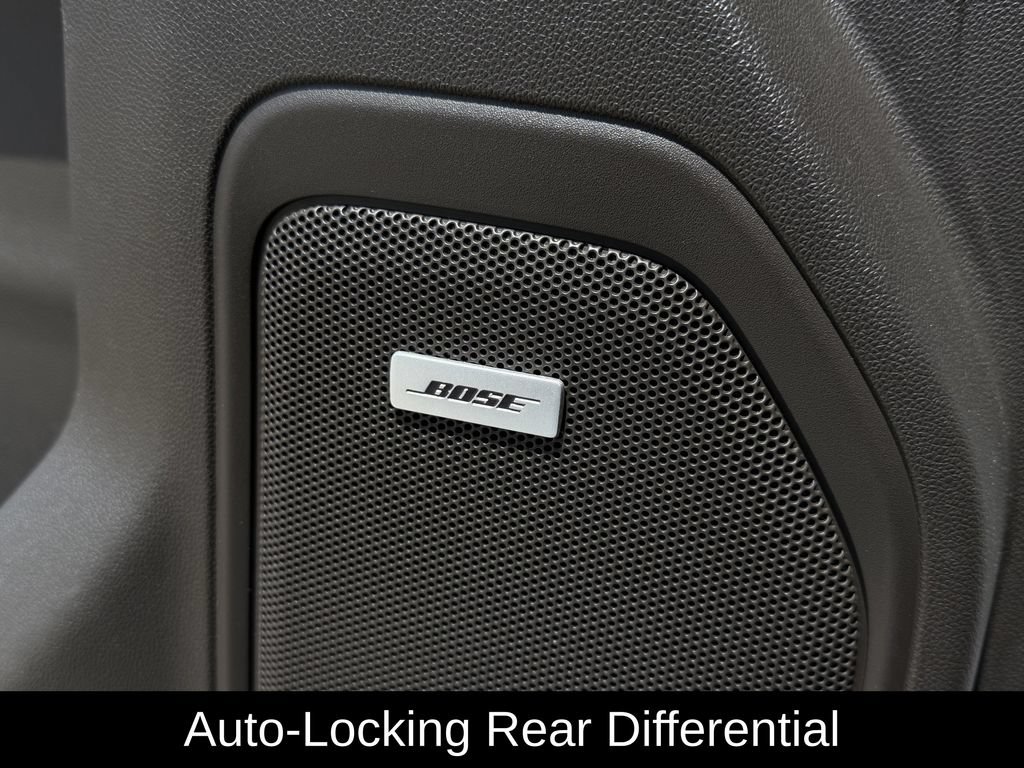 Used 2022 Chevrolet Silverado 1500 LTZ w/ LTZ Convenience Package II AWD/4WD image 31