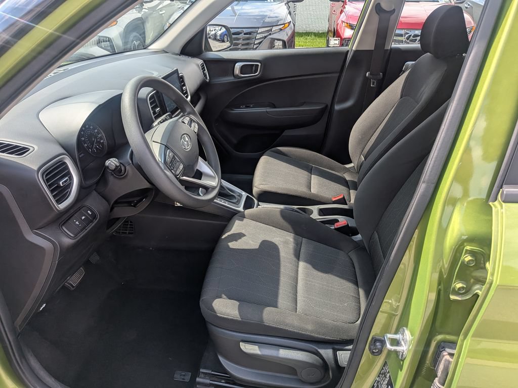 Used 2020 Hyundai Venue SE FWD image 9