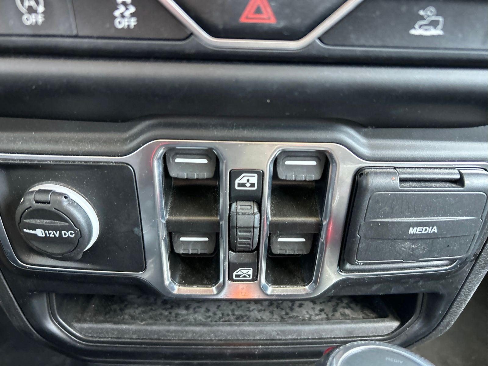 Used 2023 Jeep Wrangler Unlimited Sport AWD/4WD image 31
