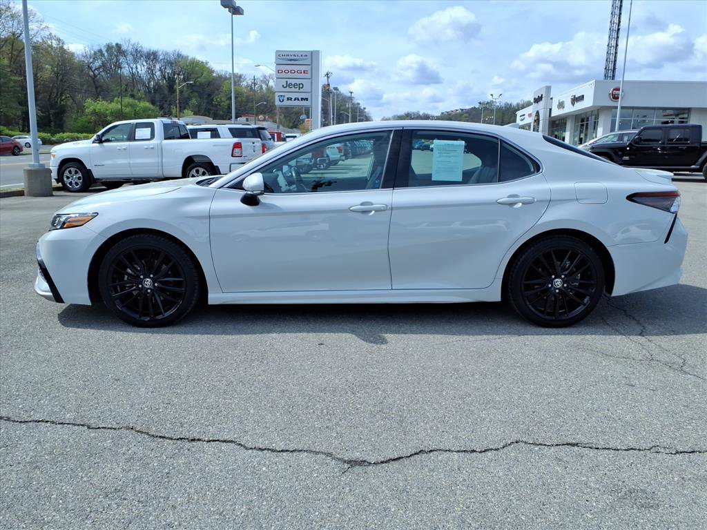 Used 2023 Toyota Camry XSE w/ Cold Weather Package image 7