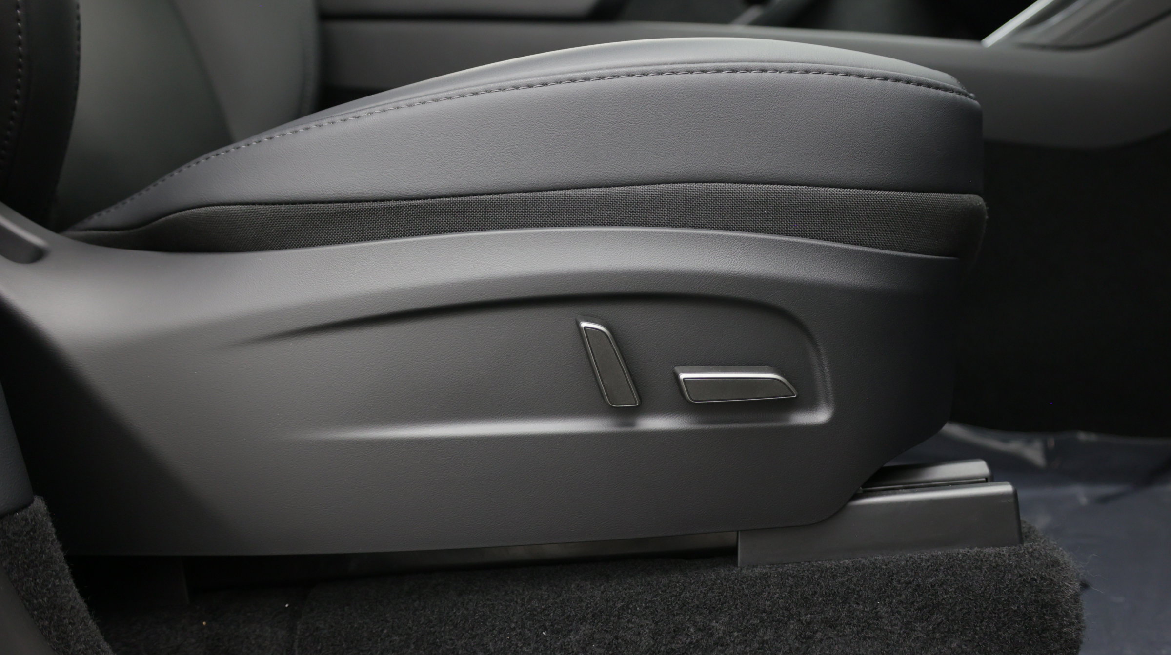 Used 2026 Tesla Model Y AWD image 43