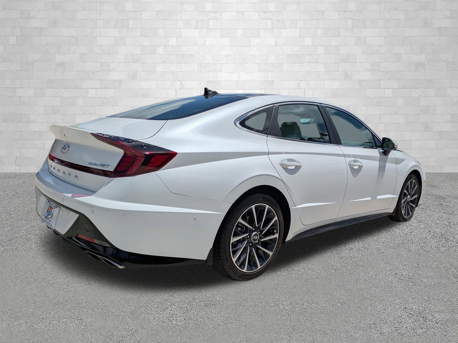 Used 2022 Hyundai Sonata Limited image 2