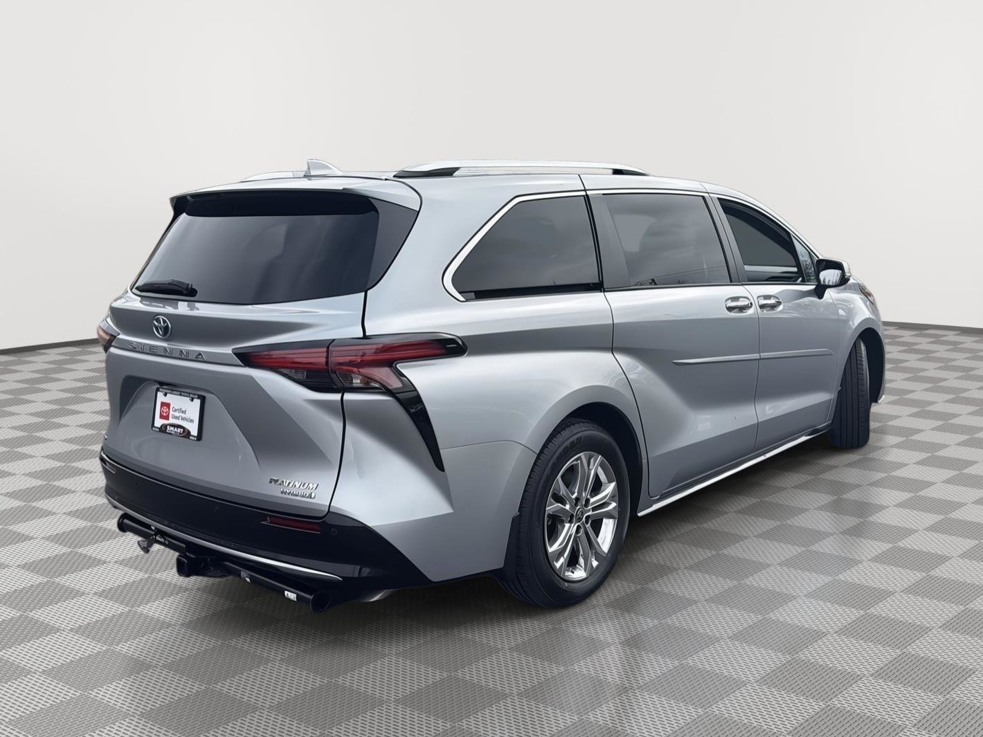 Used 2022 Toyota Sienna Platinum image 9
