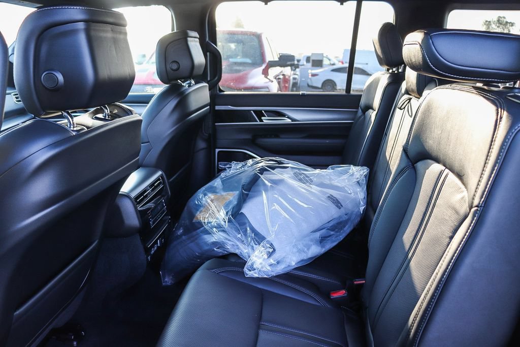 New 2026 Jeep Grand Wagoneer Limited AWD/4WD image 21