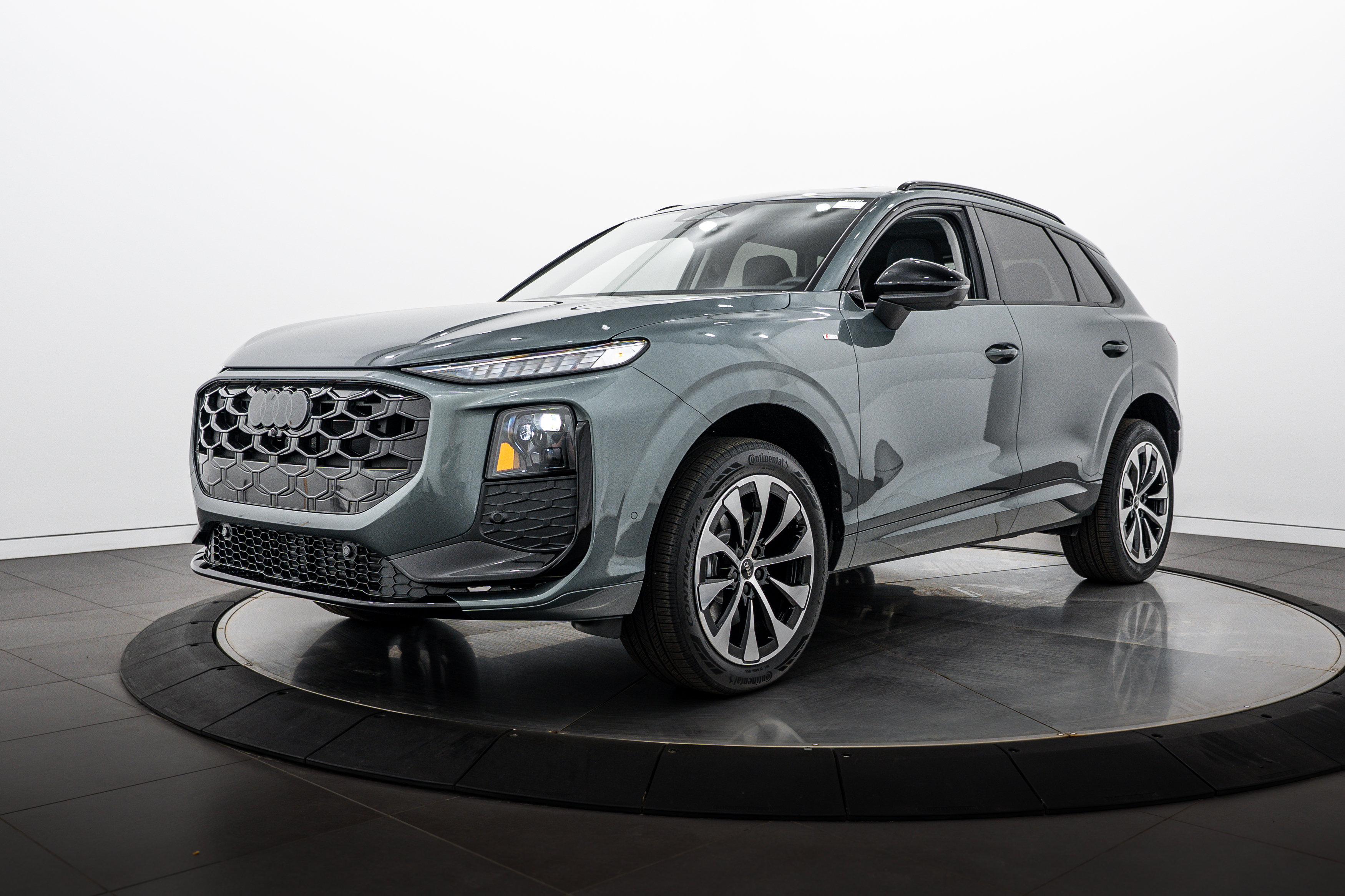 New 2026 Audi Q3 quattro 2.0T AWD/4WD image 6