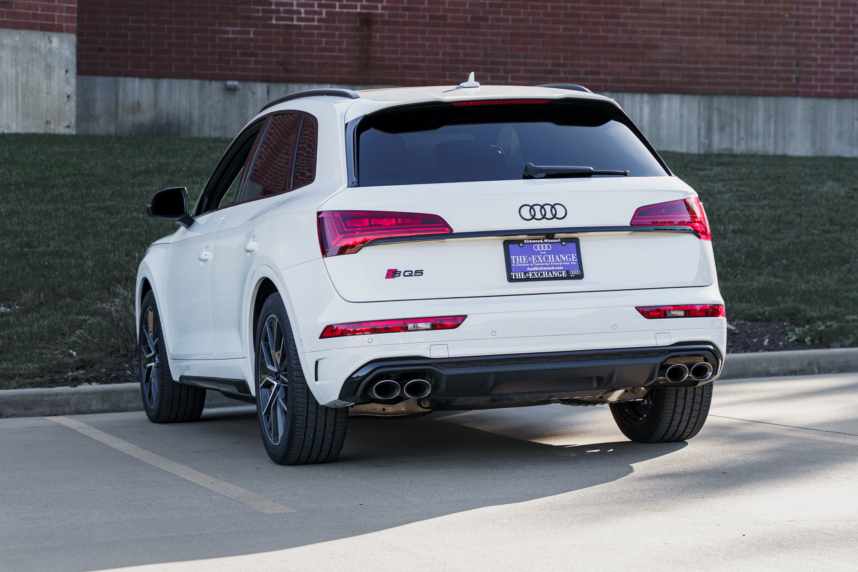 Used 2024 Audi SQ5 Prestige w/ Prestige Package image 5