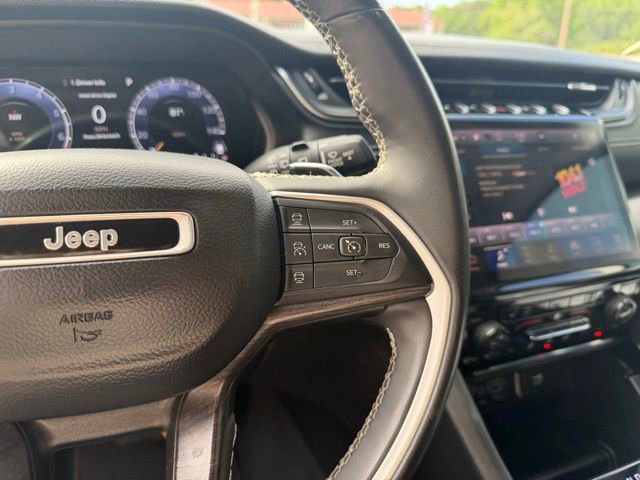 Used 2023 Jeep Grand Cherokee Limited image 25