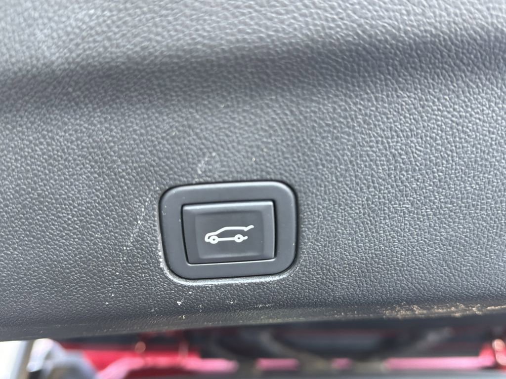 Used 2023 Chevrolet Tahoe Premier w/ Advanced Technology Package image 19