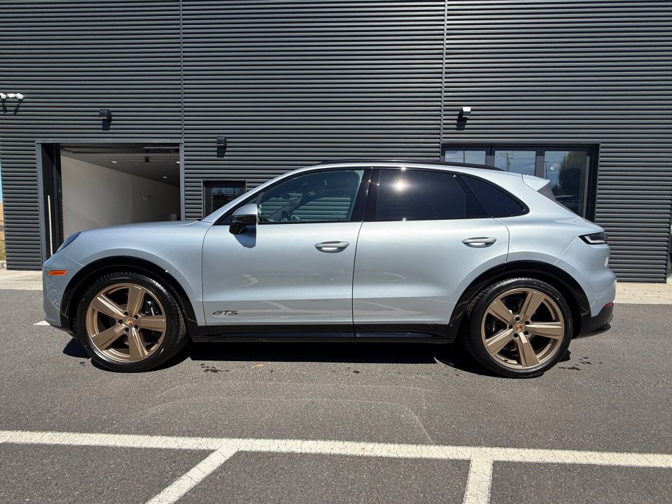 New 2026 Porsche Cayenne GTS AWD/4WD image 2