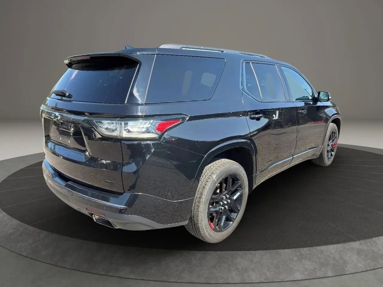 Used 2020 Chevrolet Traverse Premier w/ Redline Edition image 5