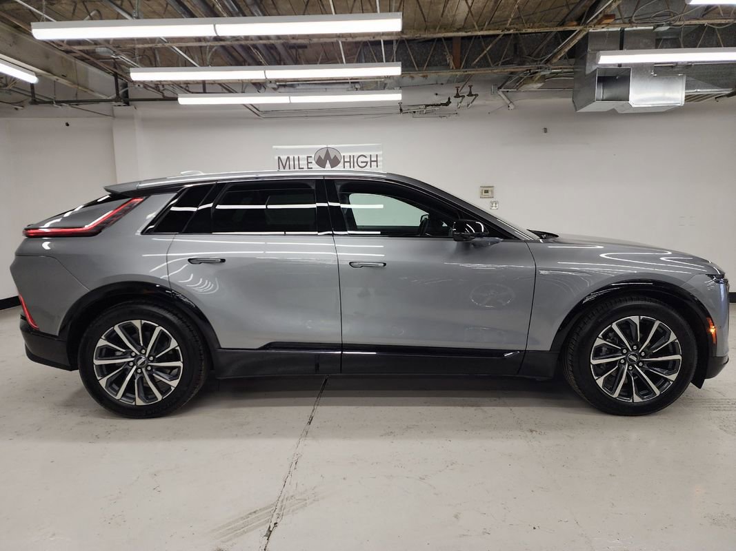 Used 2024 Cadillac Lyriq Sport image 4