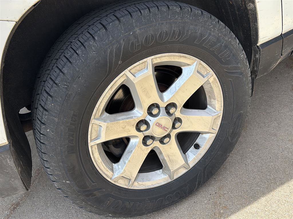 Used 2015 GMC Acadia SLE AWD/4WD image 10