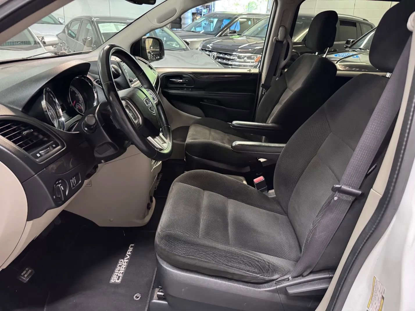 Used 2017 Dodge Grand Caravan SE w/ Power Window Group FWD image 14