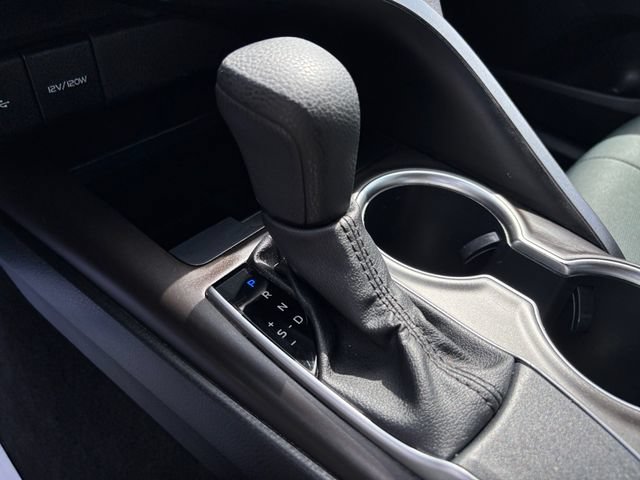 Used 2022 Toyota Camry LE FWD image 18