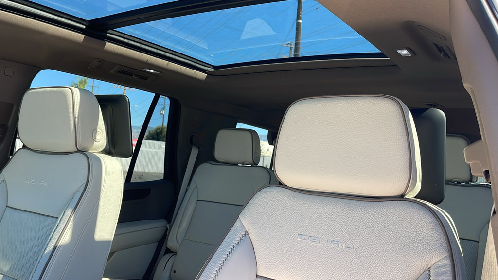 New 2026 GMC Yukon Denali w/ Denali Reserve Package AWD/4WD image 12