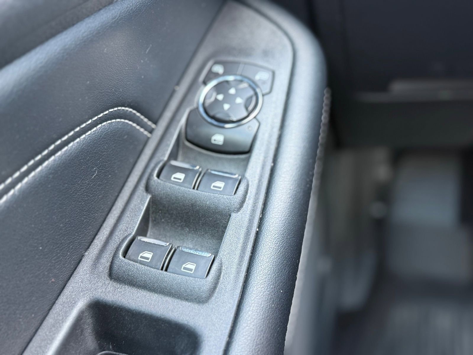 Used 2022 Ford Edge Titanium image 16