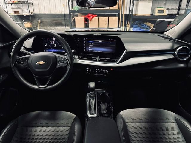 Used 2025 Chevrolet Trax LT image 20