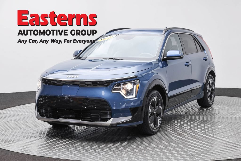 Used 2023 Kia Niro Wind w/ Wind Preserve Package FWD image 1