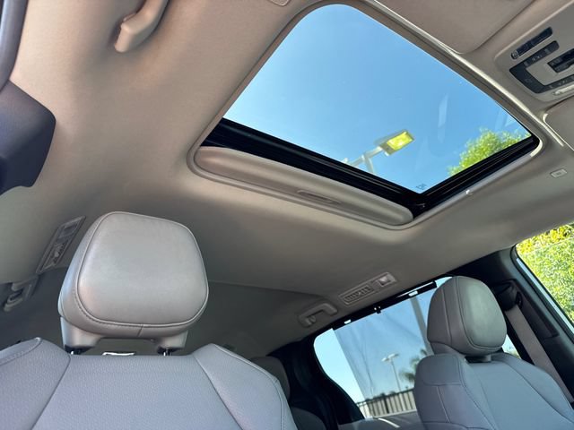 Certified 2025 Toyota Sienna XLE FWD image 16