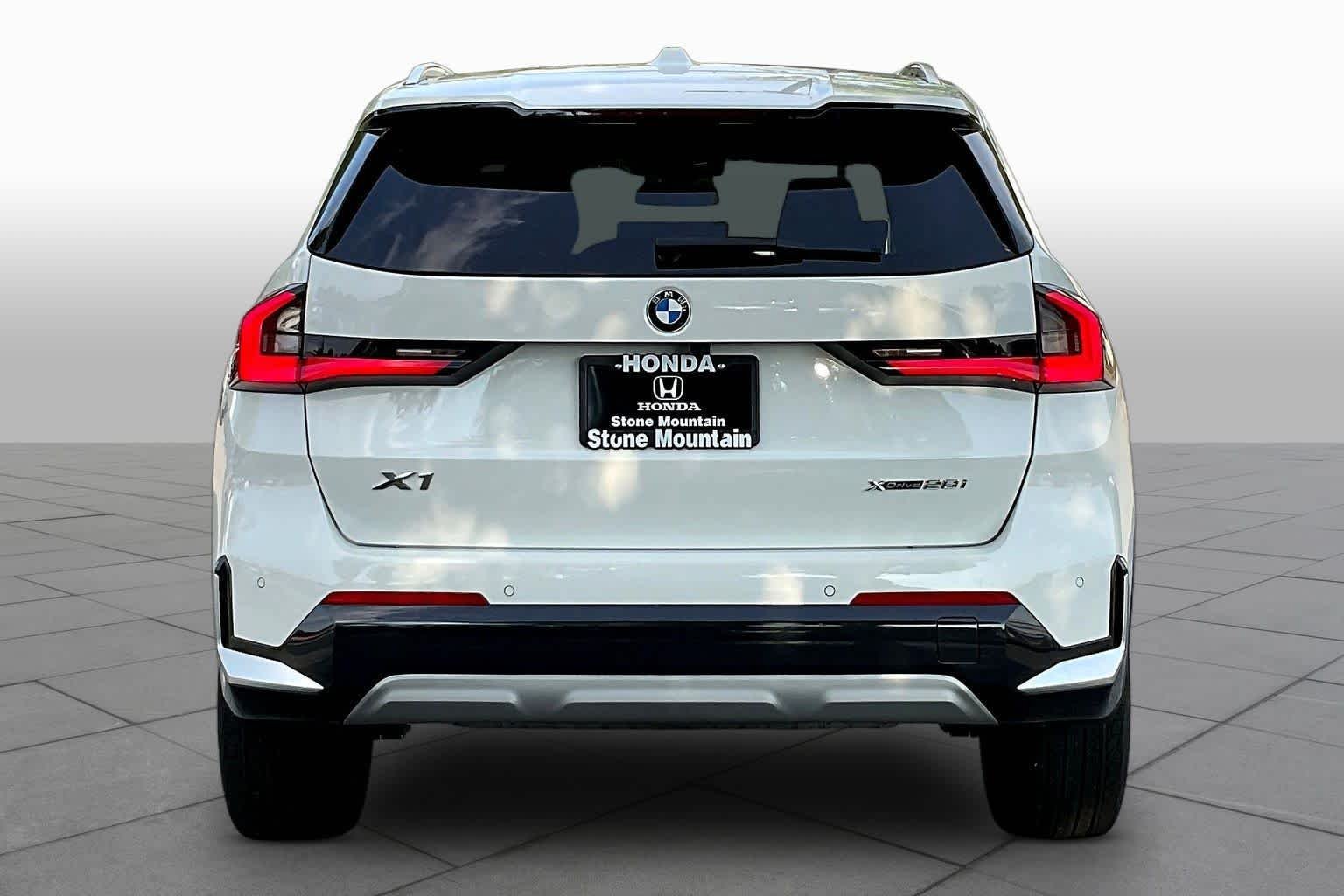 Used 2025 BMW X1 xDrive28i w/ Convenience Package AWD/4WD image 8