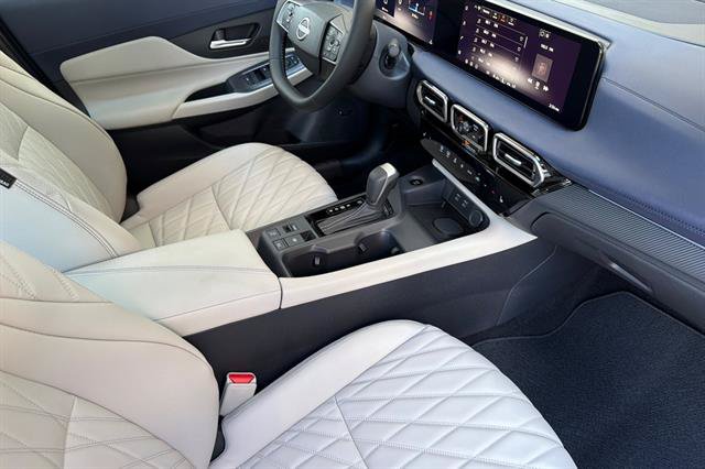 New 2027 Nissan Sentra SL w/ Floor Mat Package FWD image 16