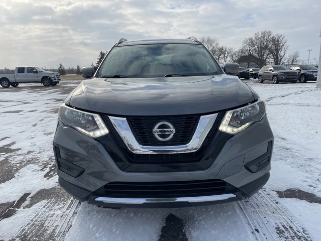 Used 2019 Nissan Rogue SV image 2