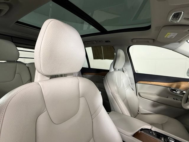 Used 2021 Volvo XC90 T6 Momentum w/ Advanced Package AWD/4WD image 30