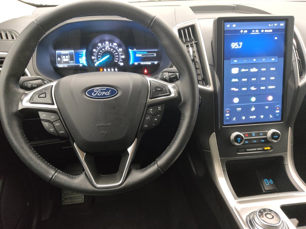 Used 2024 Ford Edge SEL image 22
