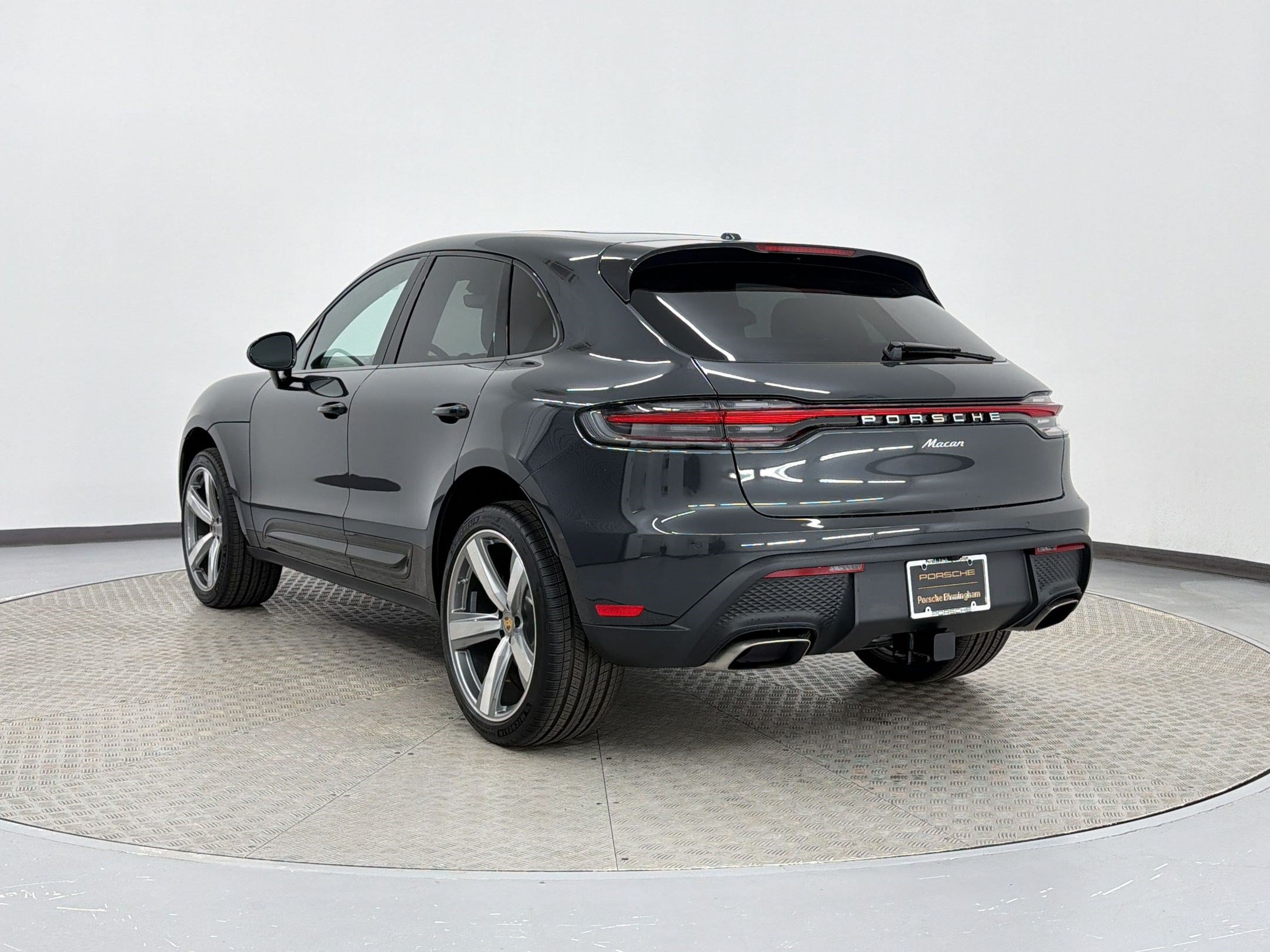 New 2026 Porsche Macan AWD/4WD image 3