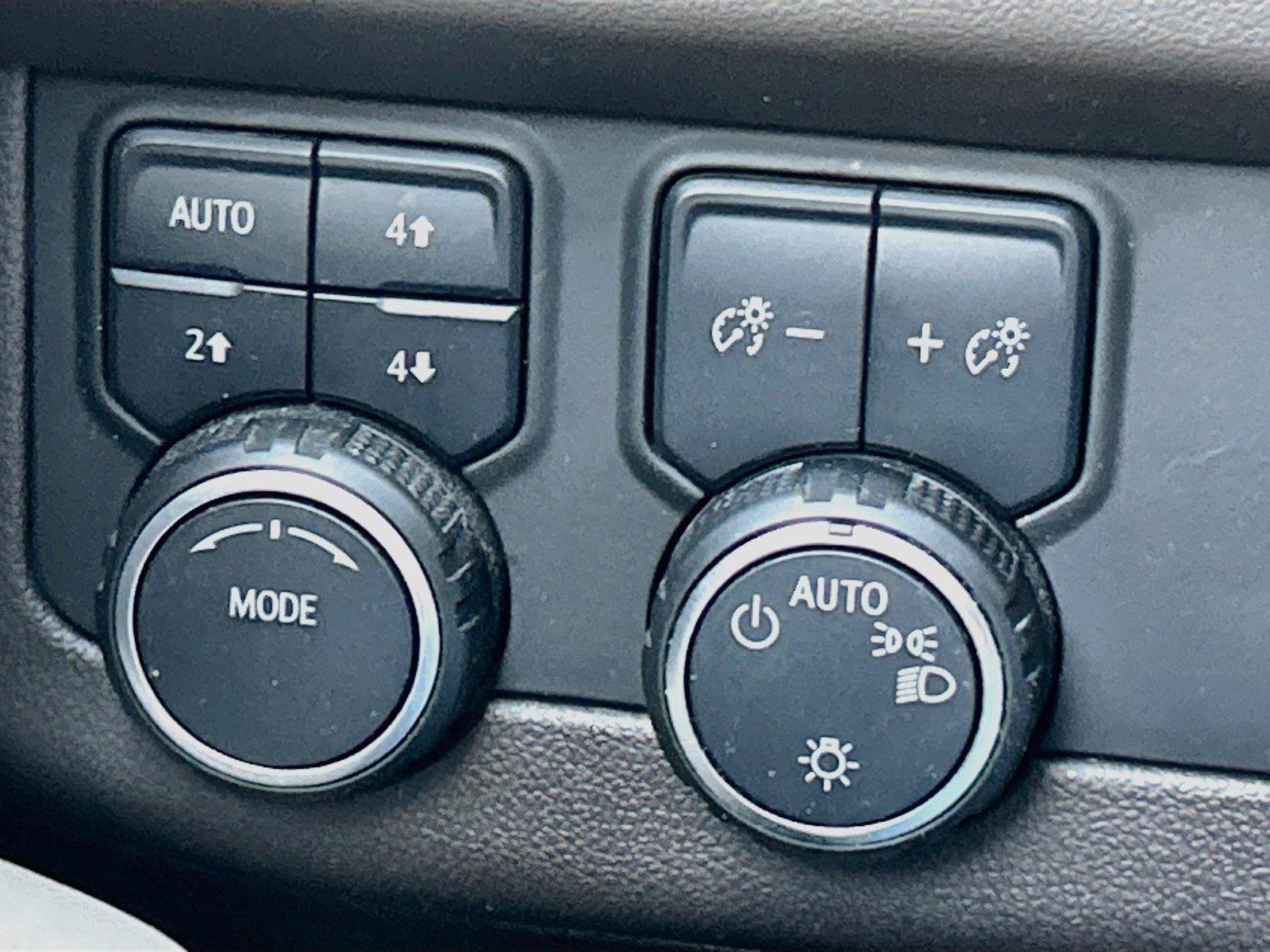 Used 2022 Chevrolet Tahoe Z71 w/ Luxury Package AWD/4WD image 37
