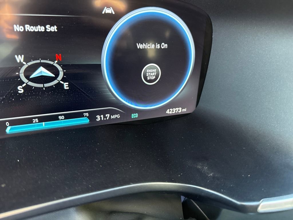 Used 2023 Hyundai Santa Fe SEL Premium image 9