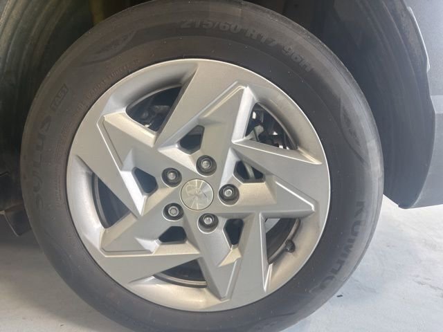 Used 2024 Hyundai Kona SE image 9