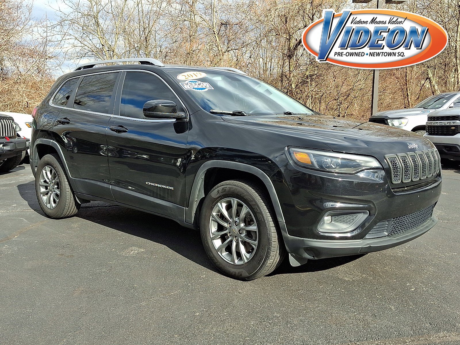 Certified 2019 Jeep Cherokee Latitude Plus image 1