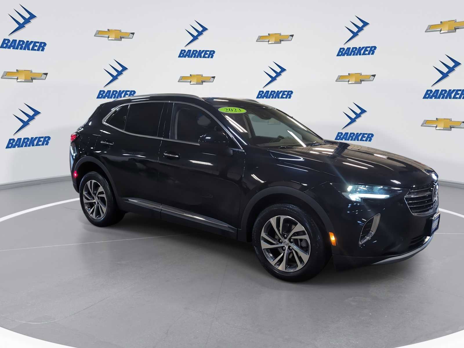 Used 2023 Buick Envision Essence image 2