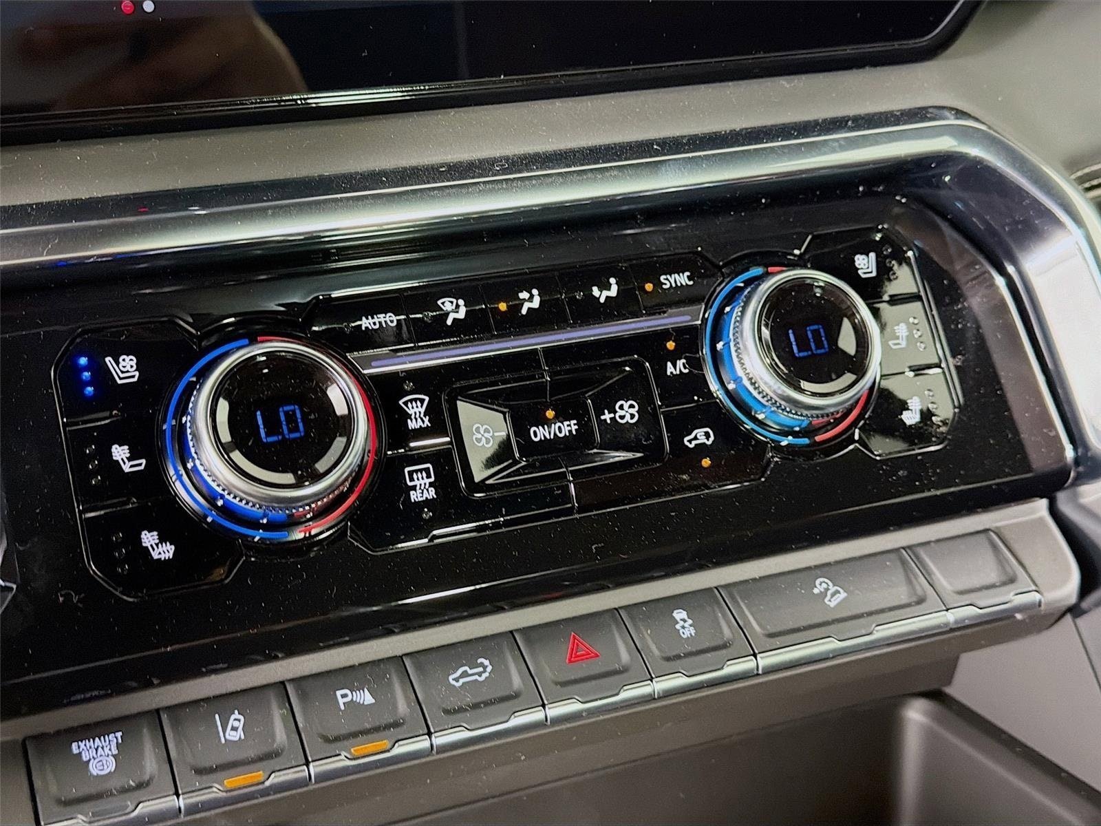 New 2026 GMC Sierra 2500 Denali Ultimate AWD/4WD image 18